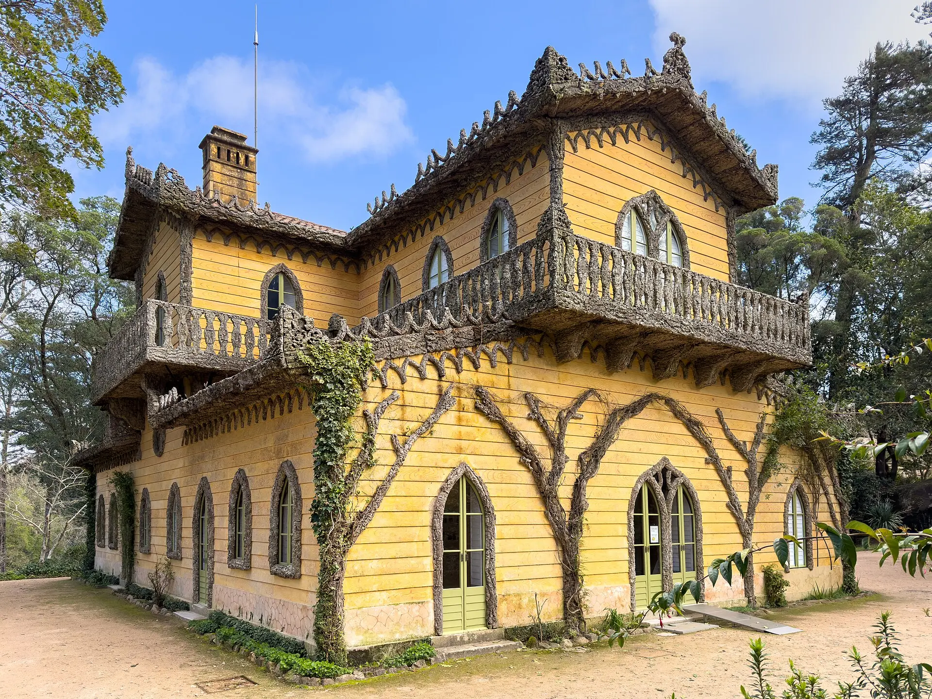 The Alpine-style Chalet of the Countess of Edla in Pena Park